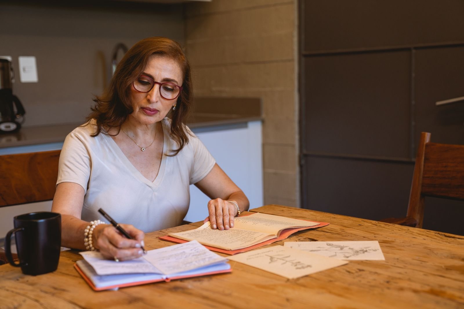 TPM ou perimenopausa: como diferenciar os sintomas