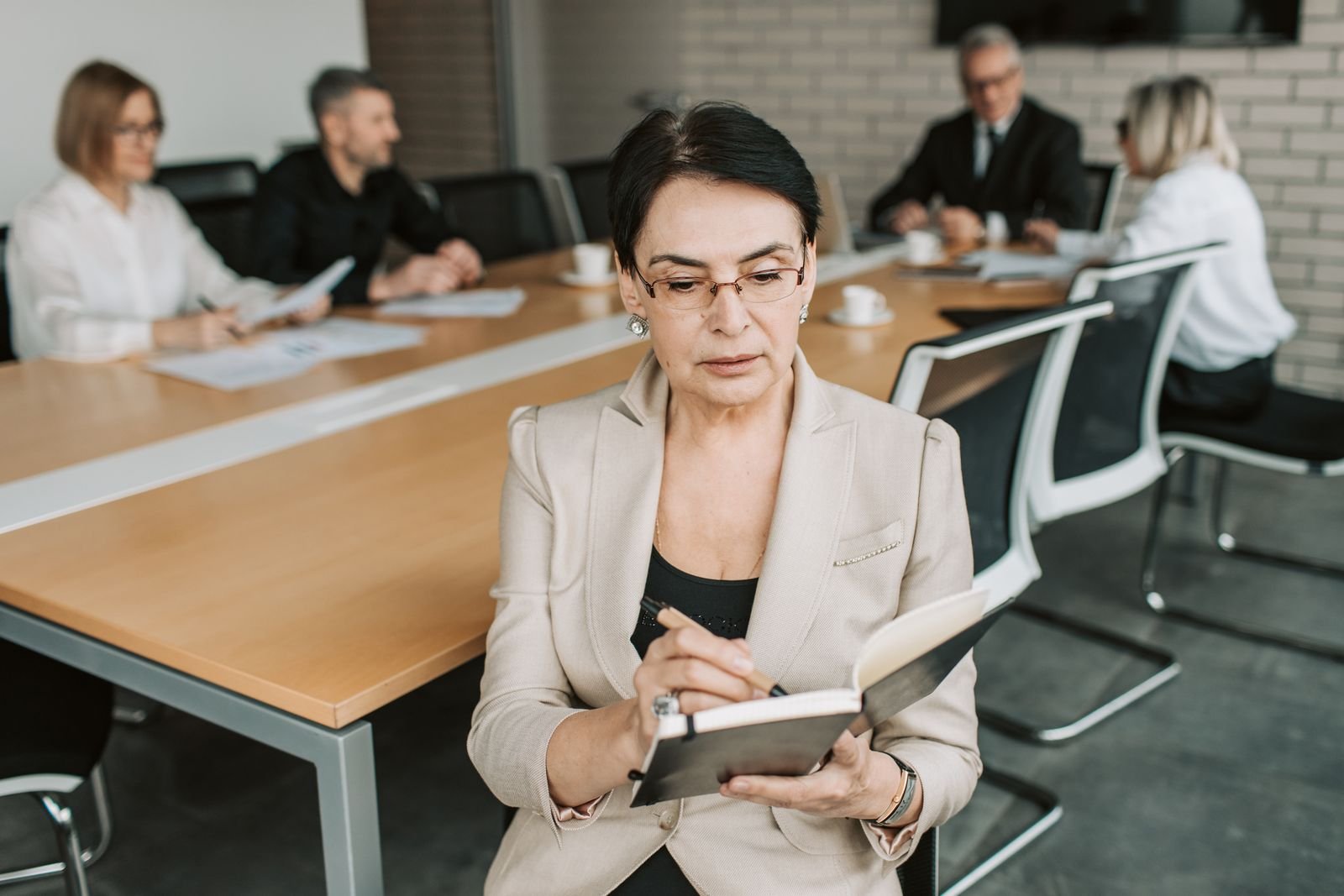 Menopausa no trabalho: os números que ninguém mostra e o que ajuda