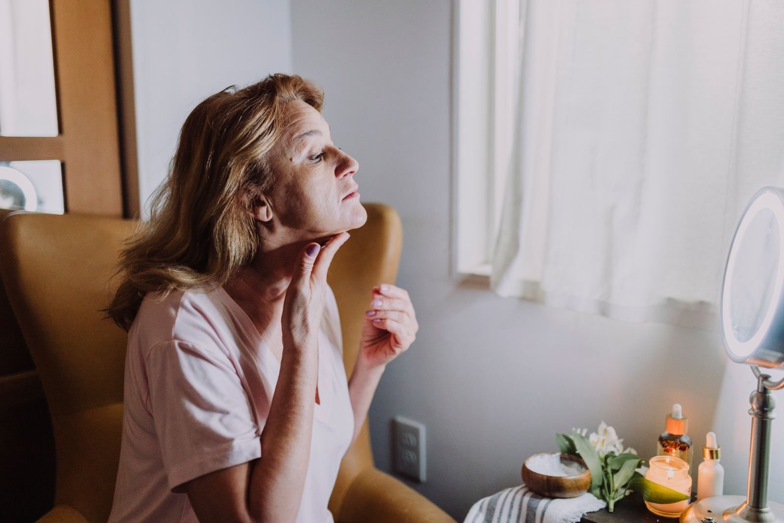 Pele na menopausa: por que muda tão rápido e o que ajuda de verdade